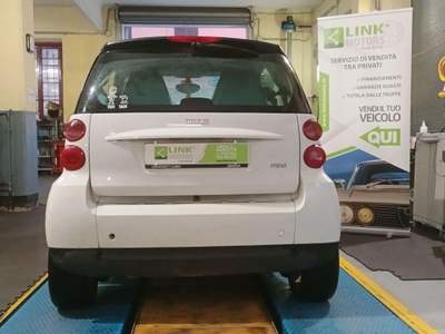 Smart ForTwo 1000 52 kW MHD coupé passion Bianco usata Genova