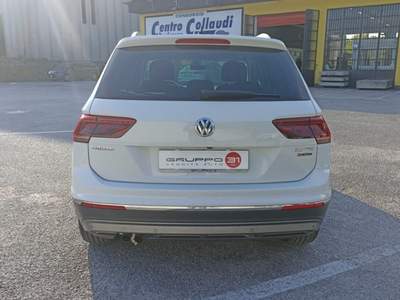 Volkswagen Tiguan 2.0 TDI SCR DSG 4MOTION Executive BMT Bianco usata Porcia