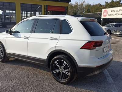 Volkswagen Tiguan 2.0 TDI SCR DSG 4MOTION Executive BMT Bianco usata Porcia