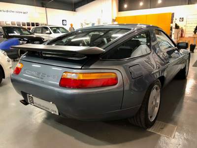 Porsche 928 S Grigio usata Castellammare di Stabia