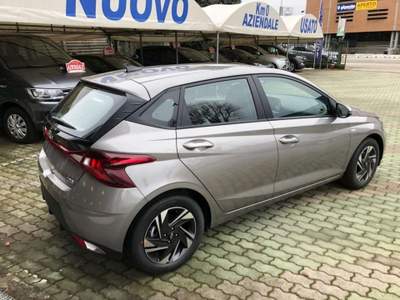 Hyundai i20 1.2 ConnectLine My'25 Verde usata Somma Lombardo