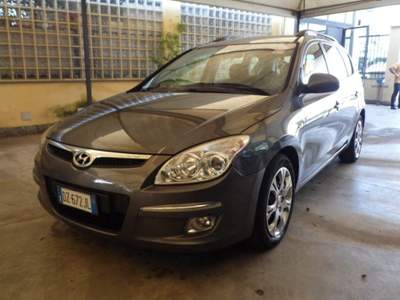 Hyundai i30 CW 1.6 CRDi VGT 16V 115CV Active Grigio usata CUSAGO