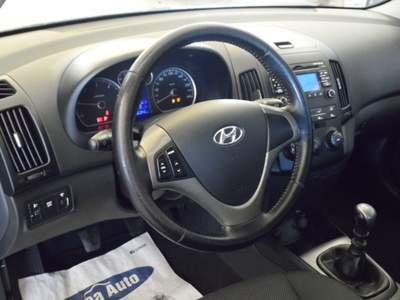 Hyundai i30 CW 1.6 CRDi VGT 16V 115CV Active Grigio usata CUSAGO