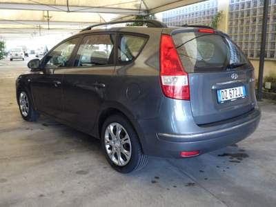 Hyundai i30 CW 1.6 CRDi VGT 16V 115CV Active Grigio usata CUSAGO