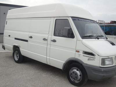 Iveco Daily 35.12 Classic Furgone 120 CV Turbointercooler Bianco usata San Zenone degli Ezzelini