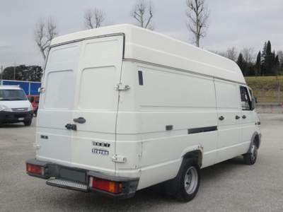 Iveco Daily 35.12 Classic Furgone 120 CV Turbointercooler Bianco usata San Zenone degli Ezzelini