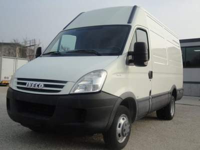 Iveco Daily Furgone tetto alto Bianco usata San Zenone degli Ezzelini Iveco Daily Furgone tetto alto Bianco usata San Zenone degli Ezzelini