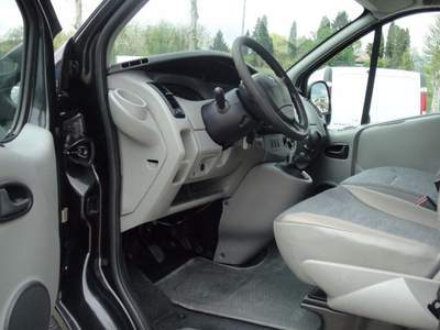 Renault Trafic T29 2.5 dCi/115 PL-TN autocarro 6 posti Nero usata San Zenone degli Ezzelini