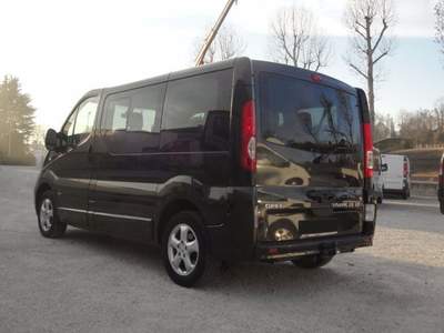 Opel Vivaro 2.5 CDT TOUR  8 posti con gancio traino Nero usata San Zenone degli Ezzelini
