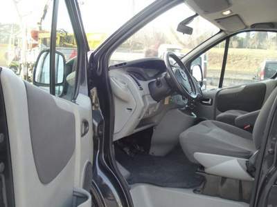 Opel Vivaro 2.5 CDT TOUR  8 posti con gancio traino Nero usata San Zenone degli Ezzelini
