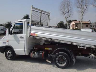Iveco Daily 35.8 RIBALTABILE TRILATERALE Bianco usata San Zenone degli Ezzelini