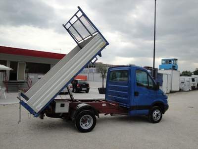 Iveco Daily 35 C 12 2.3 HPI Ribaltabile Blu/Azzurro usata San Zenone degli Ezzelini