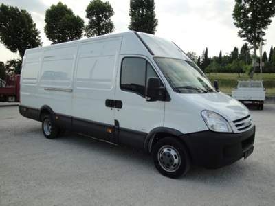 Iveco Daily 35C15 GRAN VOLUME; PASSO LUNGO; TETTO ALTO Bianco usata San Zenone degli Ezzelini