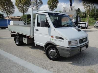 Iveco Daily TurboDaily 35.10 con Ribaltabile Trilaterale Bianco usata San Zenone degli Ezzelini