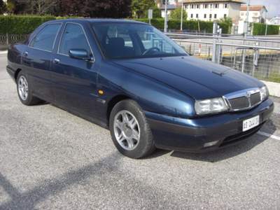 Lancia k 2.0i 20V cat Comfort Drive LS Blu/Azzurro usata Porcia