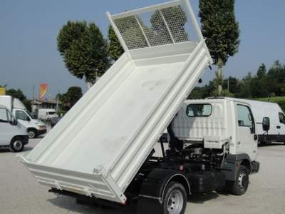 Nissan Cabstar 35.13 con ribaltabile trilaterale Bianco usata San Zenone degli Ezzelini