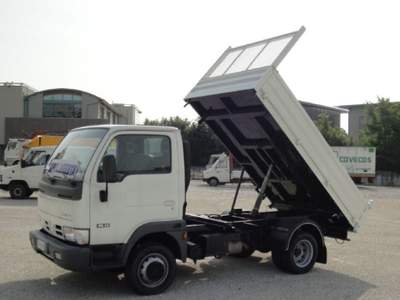 Nissan Cabstar 35.13 con ribaltabile trilaterale Bianco usata San Zenone degli Ezzelini