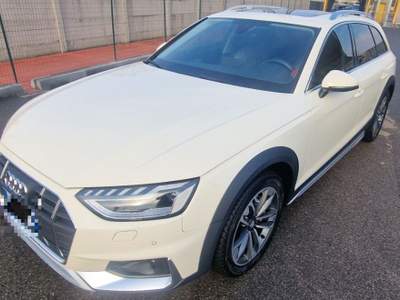 Audi A4 40 TDI 204 CV S tronic Identity Contrast Giallo usata Rovato