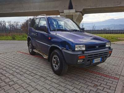 Nissan Terrano II 2.4i 12V cat 3 porte SGX Blu/Azzurro usata Scarperia e San Piero