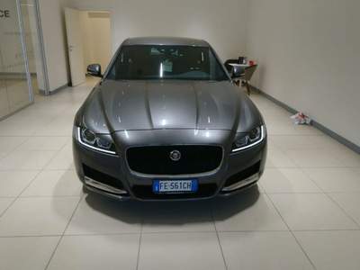 Jaguar XF 2.0 D 180 CV aut. Prestige Grigio usata Scarperia e San Piero