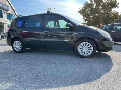 Renault Scénic 1.9 dCi Confort Dynamique 7 POSTI Nero usata Massarosa