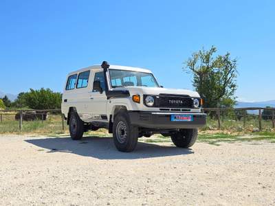 Toyota Land Cruiser GRJ 78 LX 4.0 B V6 231CV A/T M.Y. 2024 Bianco usata L'Aquila