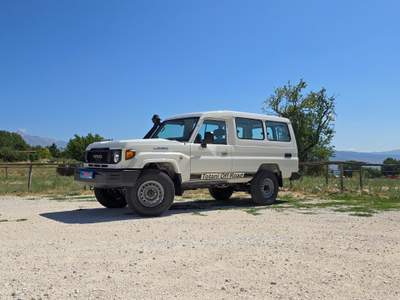 Toyota Land Cruiser GRJ 78 LX 4.0 B V6 231CV A/T M.Y. 2024 Bianco usata L'Aquila