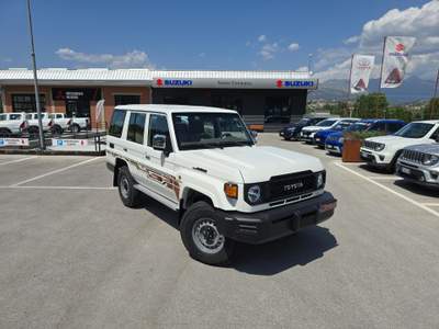Toyota Land Cruiser GRJ 76 LX 4.0 B 271CV V6  A/T M.Y. 2024 ORD. Bianco usata L'Aquila
