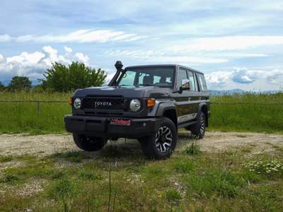 Toyota Land Cruiser GRJ 76 VX 4.0 B 271CV V6 M/T M.Y. 2024 LIMITED Grigio usata L'Aquila