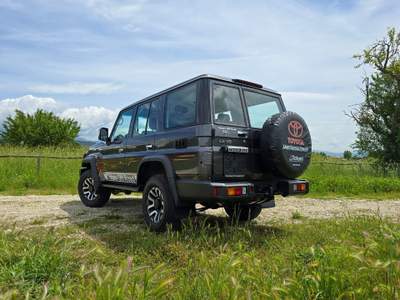 Toyota Land Cruiser GRJ 76 VX 4.0 B 271CV V6 M/T M.Y. 2024 LIMITED Grigio usata L'Aquila
