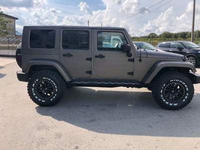 Jeep Wrangler Unlimited 2.8 CRD DPF Sahara Oro usata Alife