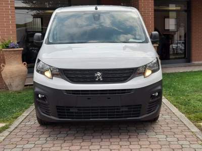 Peugeot Partner BlueHDi 100 PL Furgone Premium Bianco usata Limbiate