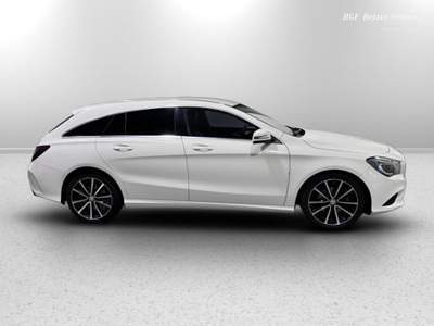 Mercedes-Benz CLA Shooting Brake 200 d (cdi) Sport Bianco usata Piove di Sacco