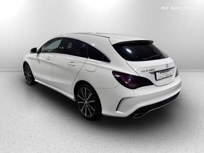 Mercedes-Benz CLA Shooting Brake 200 d (cdi) Sport Bianco usata Piove di Sacco