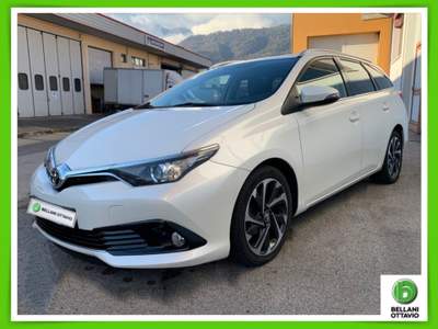 Toyota Auris 1.6 D-4D Lounge/TELECAMERA POSTERIORE Bianco usata Feltre