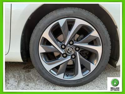 Toyota Auris 1.6 D-4D Lounge/TELECAMERA POSTERIORE Bianco usata Feltre