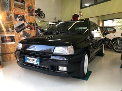 Renault Clio 1.8i 16V OMAGGIO BUONO VACANZE PER 4 PERSONE Nero usata VOGHERA