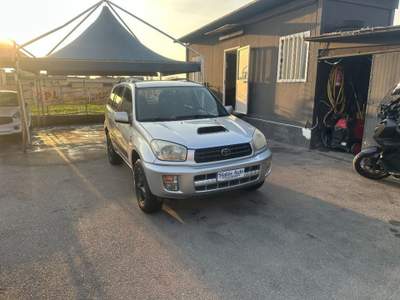 Toyota RAV4 RAV4 2.0 Tdi D-4D cat 5 porte Grigio usata Castellammare di Stabia