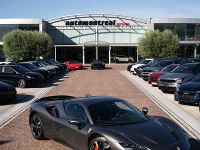Ferrari SF90 SF90 Stradale Grigio usata Capua