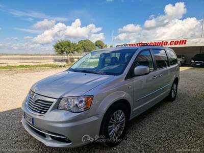 Lancia Voyager Voyager 2.8 Turbodiesel Platinum 163 CV Grigio usata Latiano