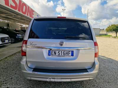 Lancia Voyager Voyager 2.8 Turbodiesel Platinum 163 CV Grigio usata Latiano