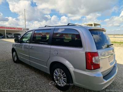 Lancia Voyager Voyager 2.8 Turbodiesel Platinum 163 CV Grigio usata Latiano