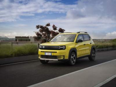 Fiat Grande Panda 1.2 S&S Hybrid Pop Rosso usata Bastia Umbra