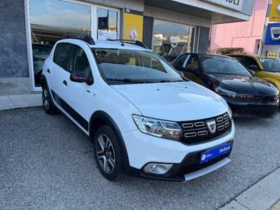 Dacia Sandero Stepway 0.9 TCe 90 CV Comfort Bianco usata Feltre