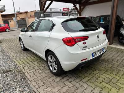 Alfa Romeo Giulietta giulietta 1.6 JTD-2 105 CV Bianco usata Torino