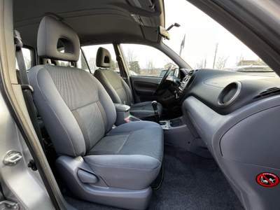 Toyota RAV4 2.0 D-4D 5/P 4X4 SI A NEOPATENTATI Argento usata Zugliano