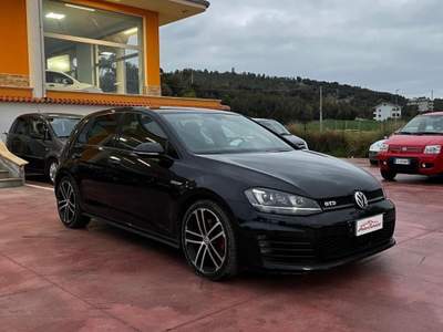 Volkswagen Golf 2.0  GTD Nero usata Stignano
