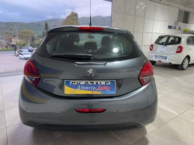 Peugeot 208 1° serie BlueHDi 75 5 porte Allure Grigio usata ADRANO