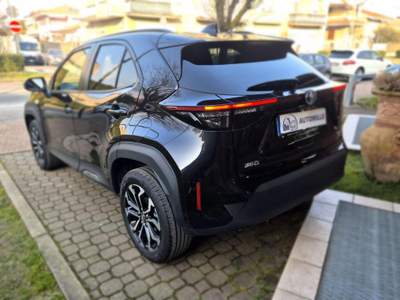 Toyota Yaris Cross 1.5 Hybrid 5p. E-CVT AWD-i Trend Nero usata Limbiate