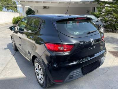 Renault Clio 1.2 75 CV 5p. Life Nero usata Lucugnano